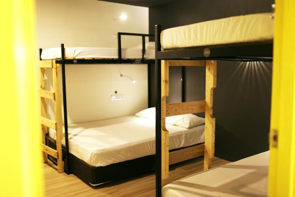 Hostel Revopackers Beds And Bunks Kuala Lumpur Zewnętrze zdjęcie